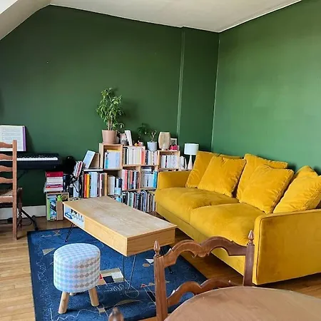 Apartment 17e, Square Des Epinettes, Ligne 14 *