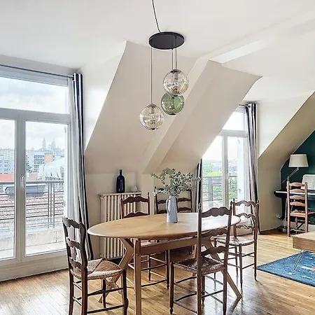Apartment 17e, Square Des Epinettes, Ligne 14 *